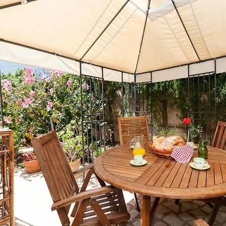 Tulipanes By Interhome Dénia